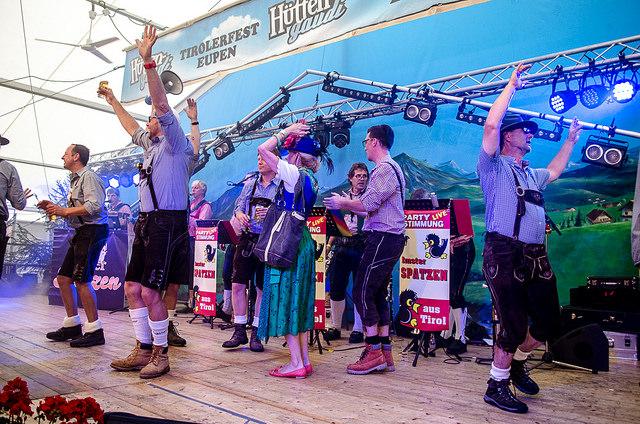 14671235810-b70e2b8e14-z