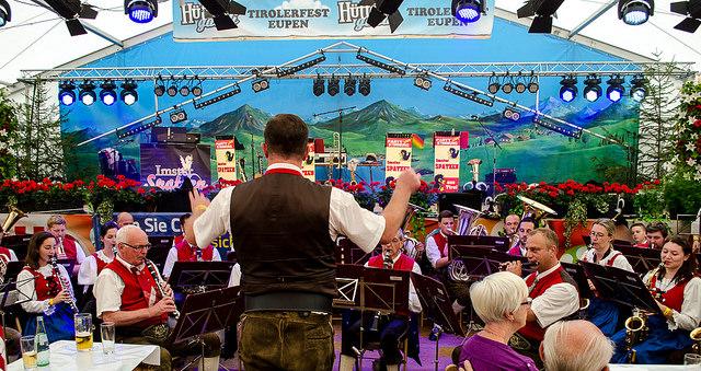 14857124762-7be3251dea-z