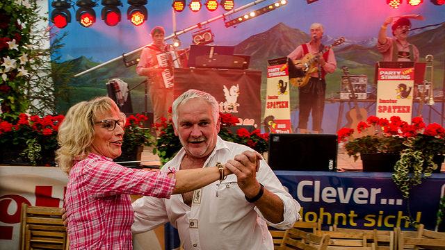 14857907615-aa95b4ee94-z